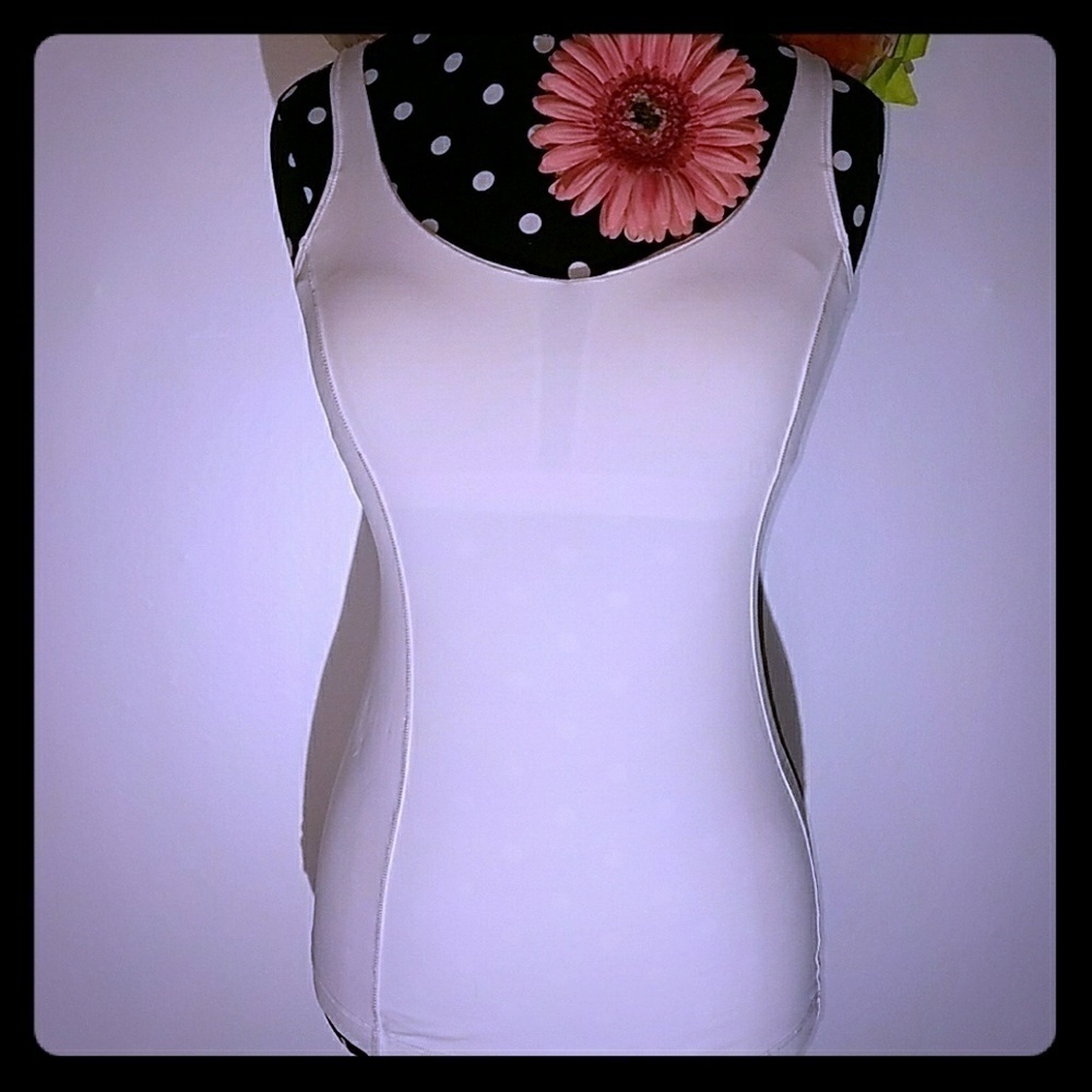 🌸Lululemon Yoga Top In White